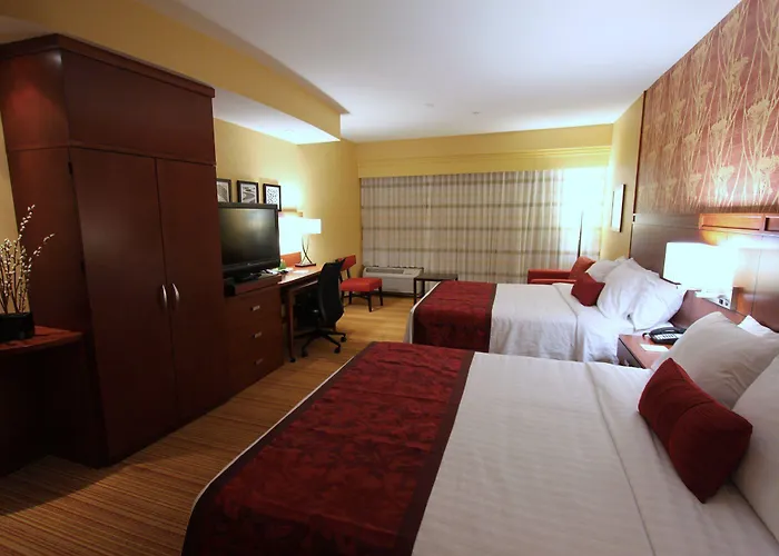 Courtyard Worth West At Cityview Hotel