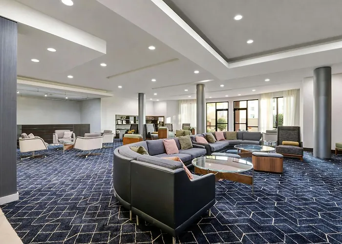 Courtyard Worth West At Cityview Hotel