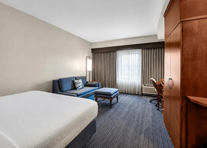 Courtyard Worth West At Cityview Fort Worth
