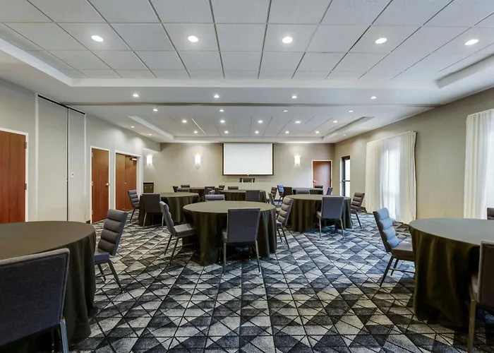 Courtyard Worth West At Cityview 3*
