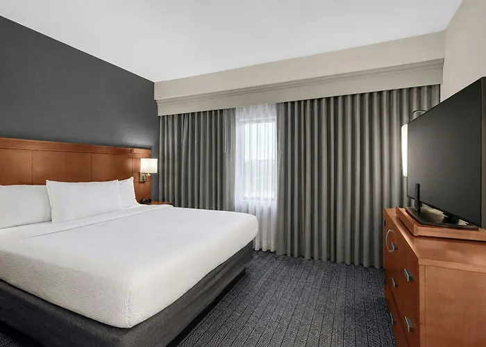 Courtyard Worth West At Cityview 3*