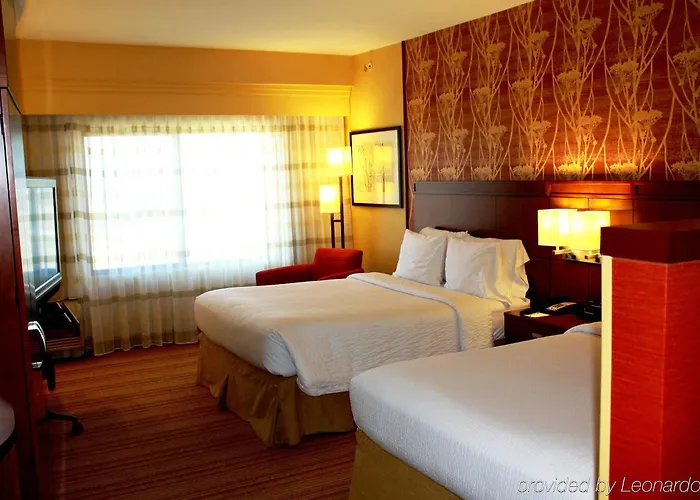 Courtyard Worth West At Cityview Hotel